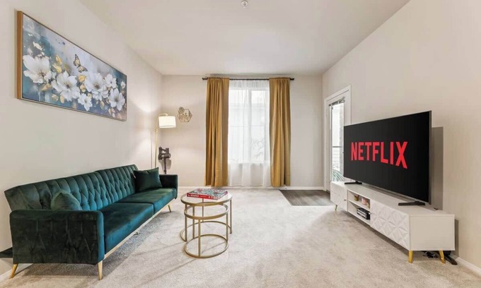 Marina del Rey Bed & Breakfast | Palaya Stay 1BR Oasis 2.5 mi to Marina & Beach