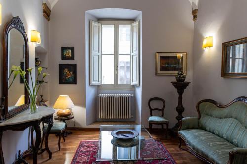 Guzman Apartment | Palazzo Crescimbeni