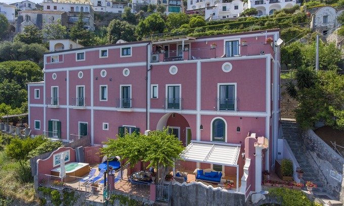 Praiano Villa | Palazzo Rocco - Villa Sunshining NEW - 4 rooms/4 bath -10 Pax - Heated Jacuzzi