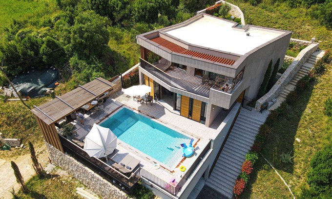 Rozat Villa | Palazzo Vimbula - Five Star Luxury Villa