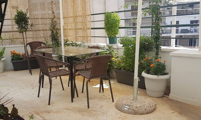 Mousio Apartment | Palette Apartment (Carmine) - Athens Center, 6 BD, 3 BATH