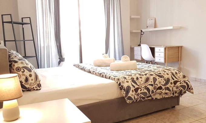 Mousio Apartment | Palette Apartment (Champagne) - Athens Center, 6 BD, 3 BATH