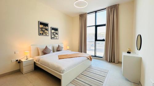 Jebel Ali Apartment | Palette Lavish Apartments at Concord tower with Rooftop Pool