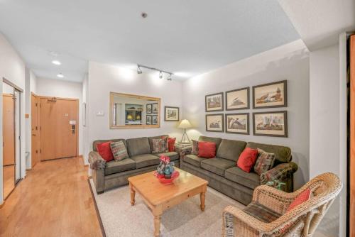 Olympic Valley Apartment | Palisades Tahoe Lodge Rentals Studio #143