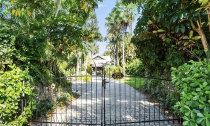 College Park House | Palm Beach Full Waterfront Paradise