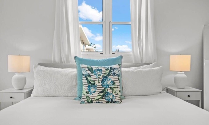 Zarzal Apartment | Palm Beach Villa | Tropical 3 BR Beachfront Apartment