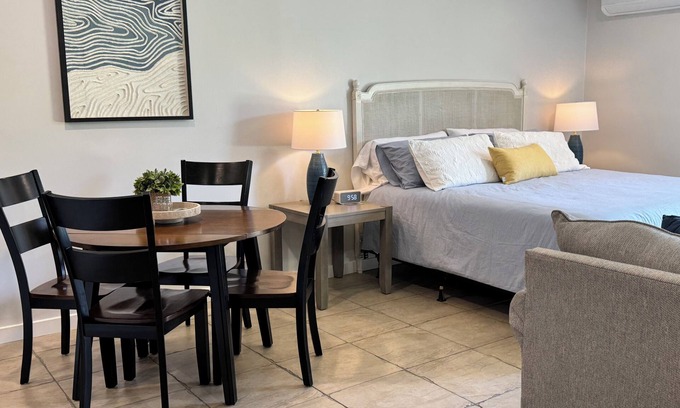 Palm Desert Condo | Palm Desert Creekside Studio @ Shadow Mountain! Pools, Golf, walk to El Paseo.