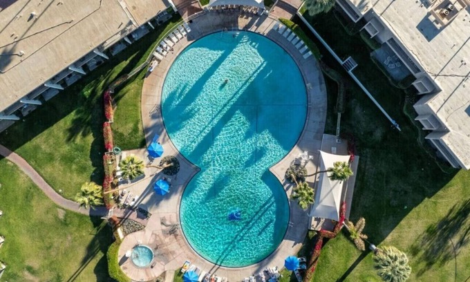 Palm Desert Condo | Palm Desert Studio at Shadow Mountain Resort.steps to El Paseo`s Charms