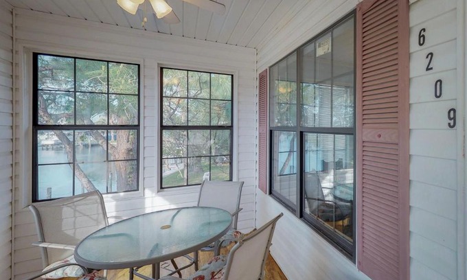 Bayside Park House | Palm Getaway