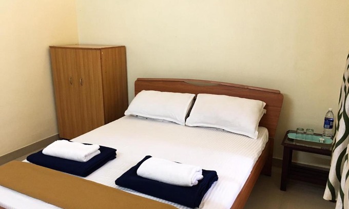 Edapalli Bed & Breakfast | Palm Grove Service Villa