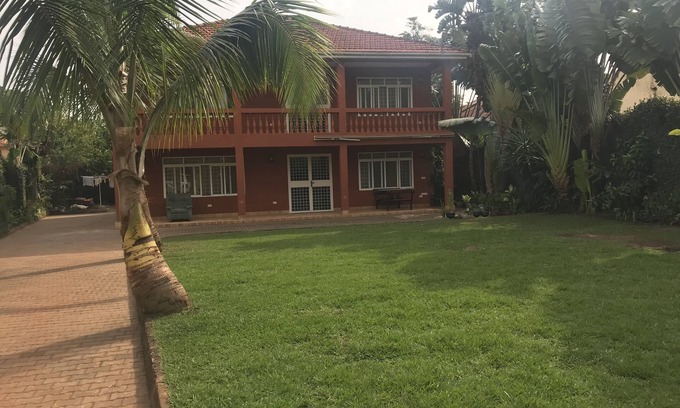 Kireka House | palm house travelers