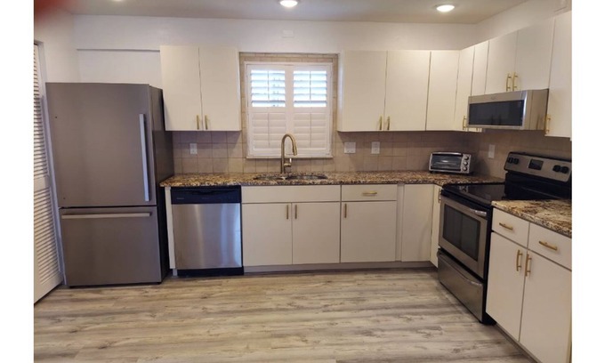 Englewood Condo | Palm manor