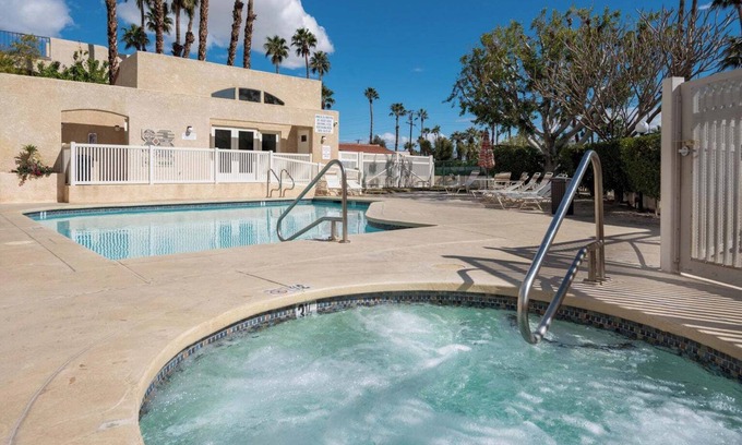 Racquet Club Estates Condo | Palm Springs 2-bedroom Condo. Panoramic views! Garage, Pool, Hot Tub