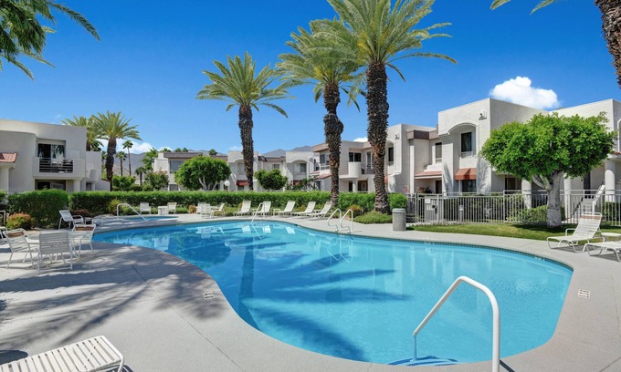 Palm Springs Condo | Palm Springs Condo - Central Location, Free Airport Parking