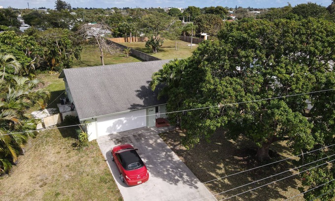 Palm Springs House | Palm Springs FL home sweet home next to Trump golf course, close to ocean