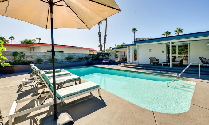 Tahquitz River Estates House | Palm Springs Home Casita and Fire Pit!
