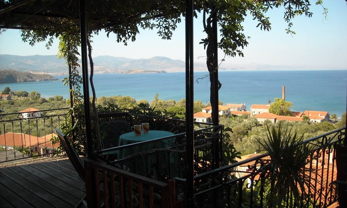 Mithimna Apartment | Palm Tree Apartment 2 Central Molivos apartment with panoramic views
