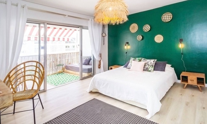 Saint-Denis Apartment | Palm Tree - T1 bis renovated in the heart of the Golden Square of Saint-Denis