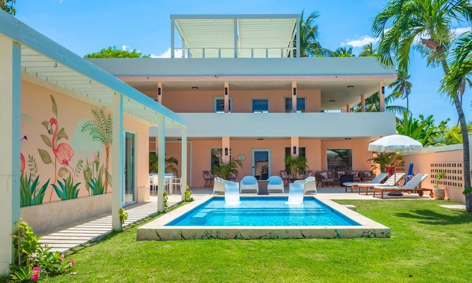 Las Carreras Villa | Palm Villa- Rooftop, Pool and Direct Beach Access