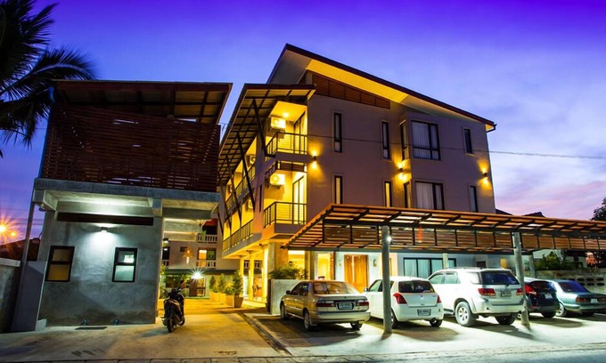 Nuea Khlong Hotel | Palmari Boutique Hotel