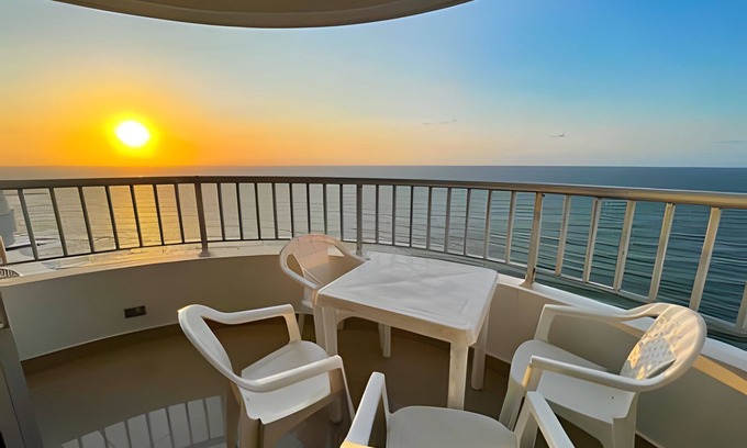 Bocagrande House | Palmetto 2702, habs y balcón con vista al mar!