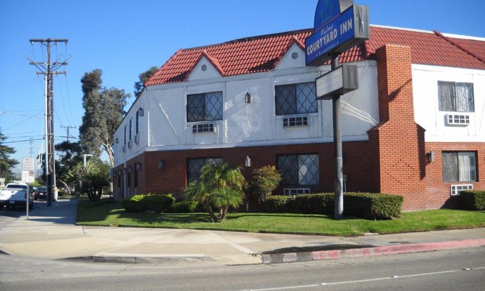 Westminster Hotel | Palms Courtyard Inn