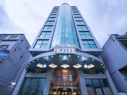 Quatre Bornes Hotel | Palms Hotel