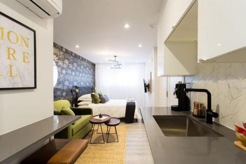 Little Italy Apartment | Palms Little Italy Studio with full bathroom by Denstays