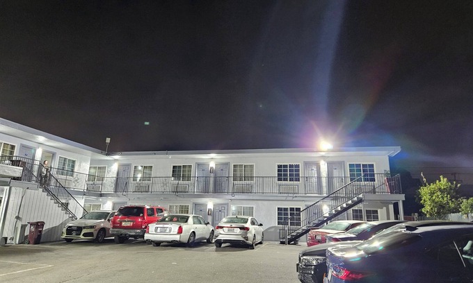 Longfellow Hotel | Palms Motel