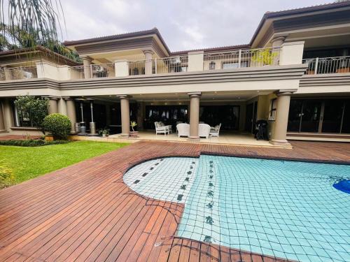 La Lucia House | Palms On Byrne