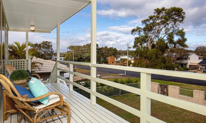 Culburra Beach House | Palms - Pet Friendly - 2 Mins to Beach