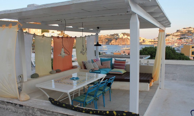 Ponza House | Pamanuva - Villa/Casa Ponzese with a breathtaking view of the port.