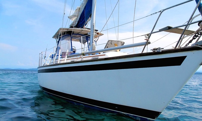 Bocas del Toro Boat Rental | Panama trip aboard a 40ft. Sailboat. Caribbean All-Inclusive Private charter.