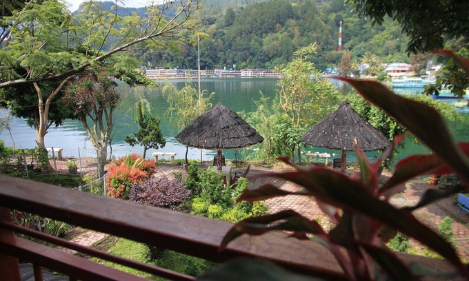 Parapat Hotel | Pandu Lakeside Hotel Parapat - Toba Lake