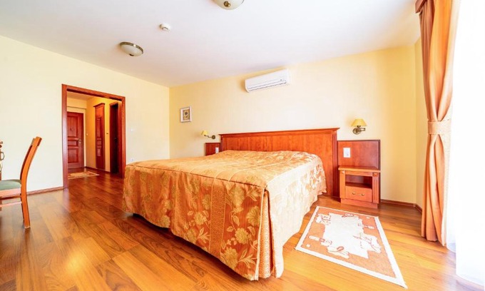Mohacs Hotel | Pannon Hotel Bejelentkezés 20 óráig, Check-in until 20 o'clock, Einchecken bis 20 Uhr