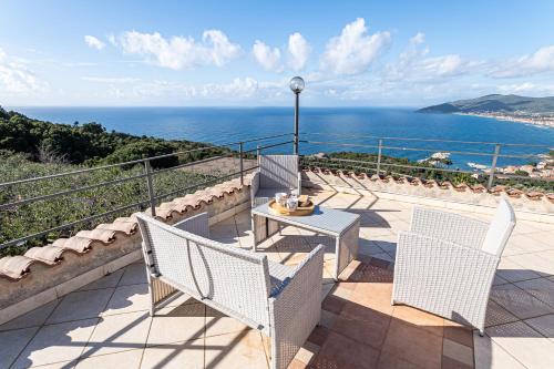 San Marco di Castellabate Villa | PANORAMICA CASA IN PIETRA NEL CILENTO