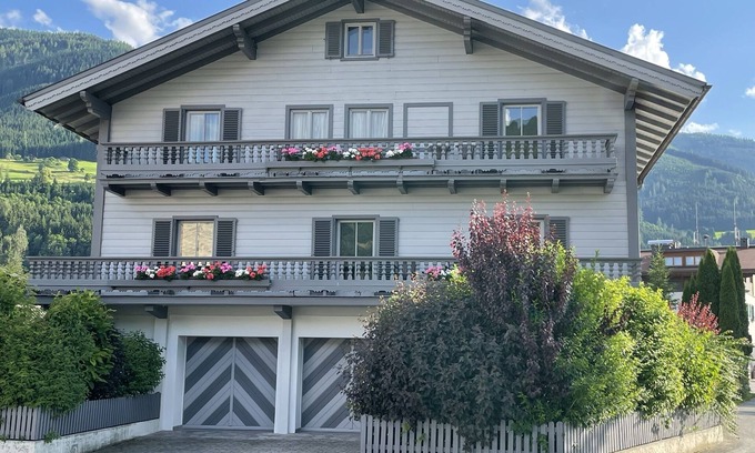 Niedernsill Apartment | Panorama apartment "Landhaus Zell am See" for 8 people in Niedernsill.