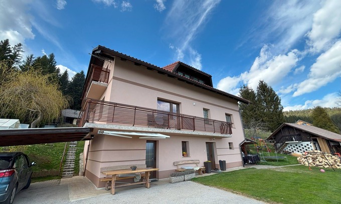 Zrece Apartment | Panorama Apartment - One Bedroom Apartment with Balcony