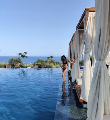 Varvara Apartment | Panorama Apartments updated with infinity pool