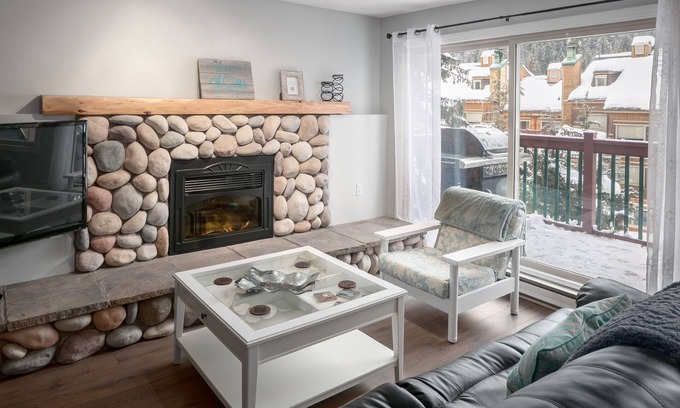 East Kootenay House | Panorama Horsethief Lodge 2 bedroom condo, Sleeps 6: Unit 516