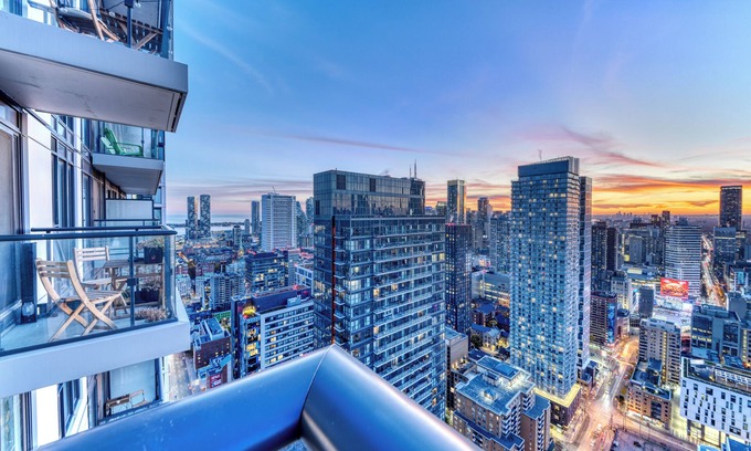 Garden District Apartment | Panorama Suites Downtown Toronto