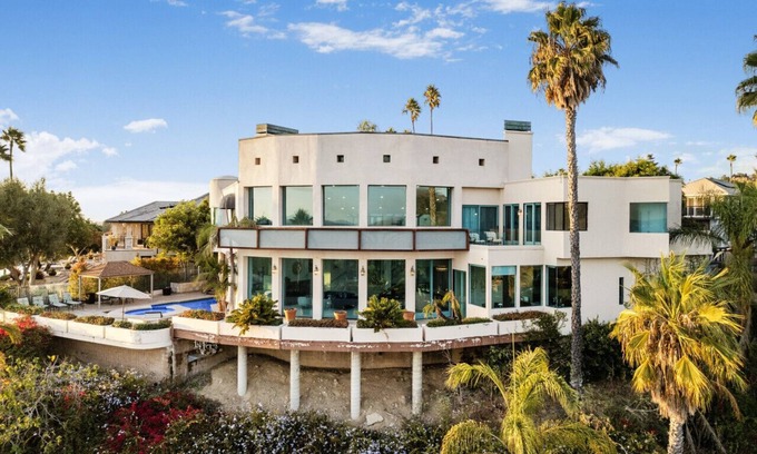 Tustin Villa | Panorama Valley View Estate