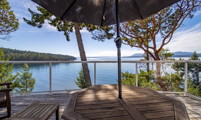 Pender Island Villa | Panorama View Cottage Property #6