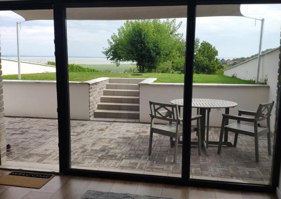 Szigliget Apartment | Panorama & Vino apartman