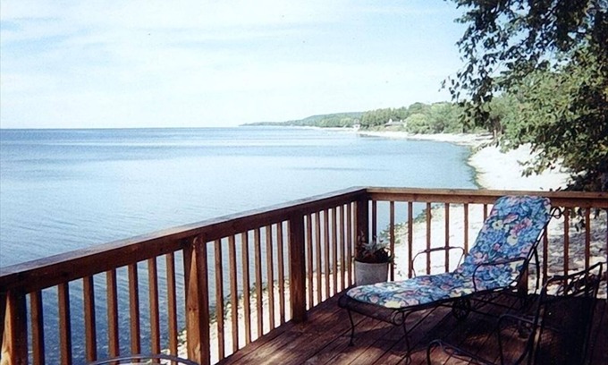 Sturgeon Bay House | Panorama Waterfront Guest House North of Sturgeon Bay on the shore of Green Bay