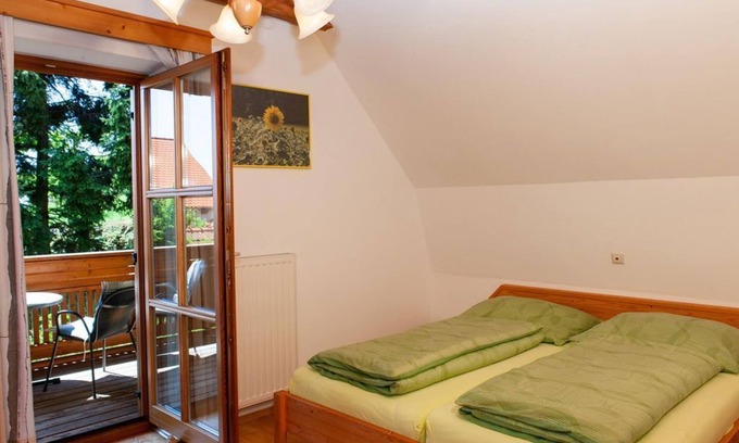 Sankt Anna am Aigen Apartment | Panoramazimmer mit Balkon - Weingut & Gästehaus Pfeifer St. Anna am Aigen