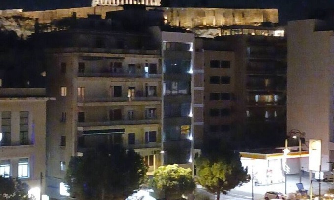 Kinosargous Apartment | Panoramic Acropolis View Retreat | Spacious Apartment on the Edge of Koukaki & Neos Kosmos