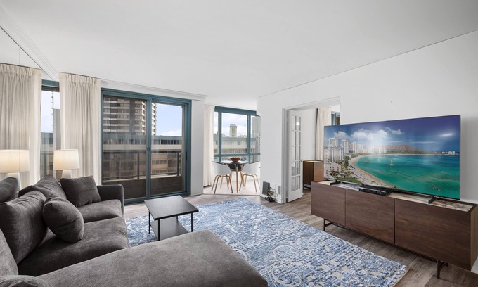 Waikiki Condo | Panoramic Cityscape Condo at the Waikiki Landmark w/Great Building Amenities