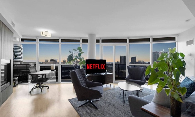 Cabbagetown South House | Panoramic CN Tower View - Amazing 3BR - Free Parking