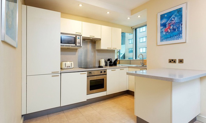 Tachbrook Apartment | Panoramic in Pimlico, by Veeve